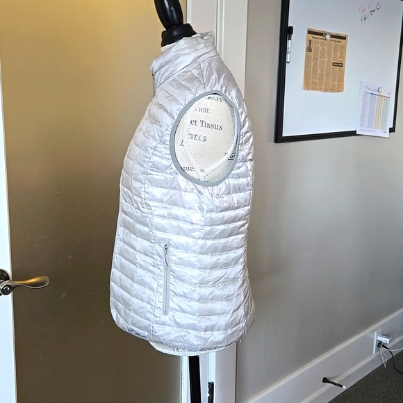 Eddie Bauer vest - Picture 3 of 8